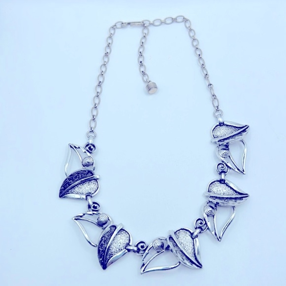 Vintage Sarah Coventry Wind Song Necklace